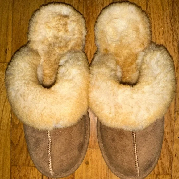 L.L. Bean Shearling Slippers NWOT - Picture 1 of 3